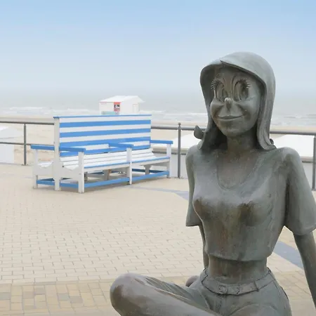 Flat In Koksijde With Sea Views, Cleaning Included Apartment