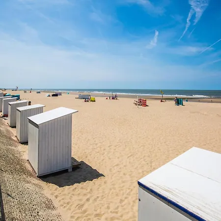 Flat In Koksijde With Sea Views, Cleaning Included Apartment Middelkerke