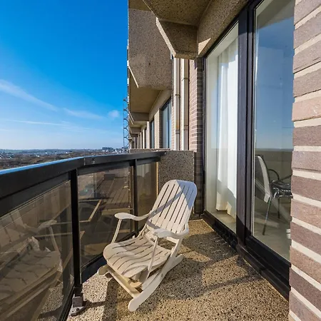 Flat In Koksijde With Sea Views, Cleaning Included *